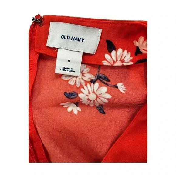 Old Navy red floral dress size small above knee short sleeve - Picture 3 of 5